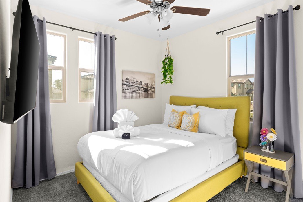 Building Photo - 16220 W La Ventilla Way