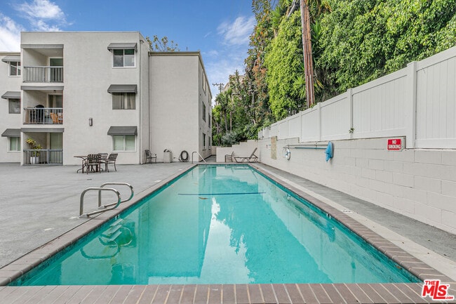 Building Photo - 8535 W Knl Dr