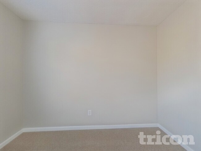 Building Photo - 136 Brookside Way