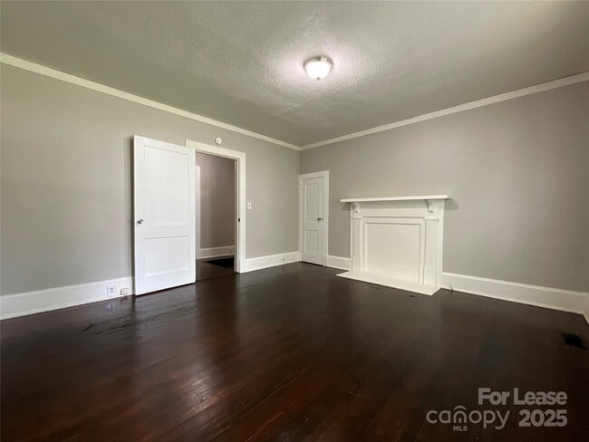 Building Photo - 1123 Fifth St