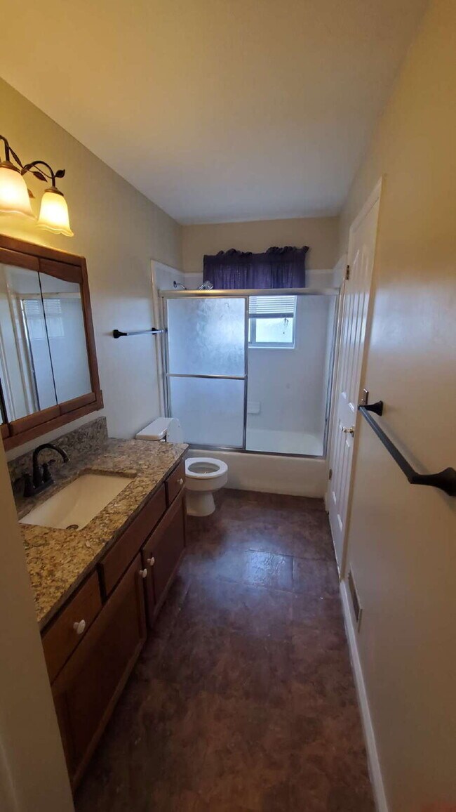 Building Photo - Charming 4-Bedroom West Point Retreat with...
