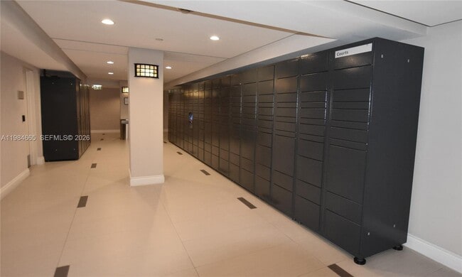 Building Photo - 801 Brickell Key Blvd