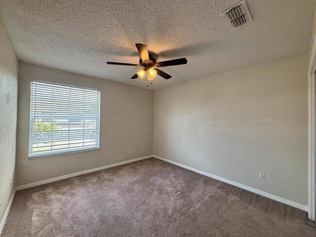 Building Photo - 15133 Moultrie Pointe Rd