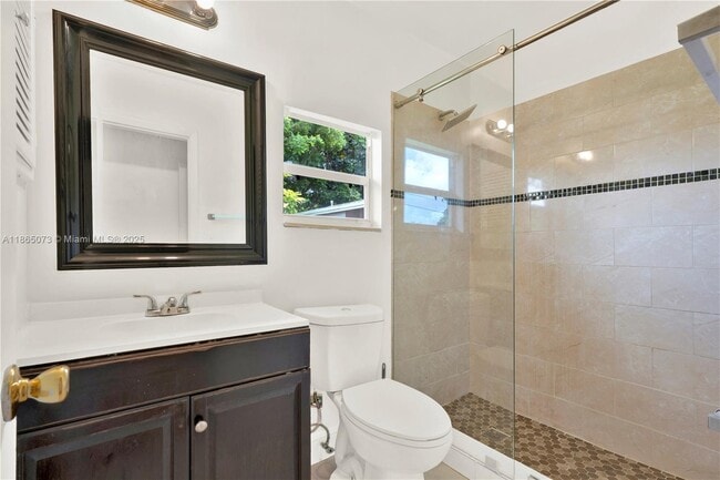 Building Photo - 15831 Palmetto Club Dr