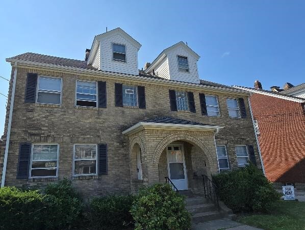 Primary Photo - 509 W 6th St