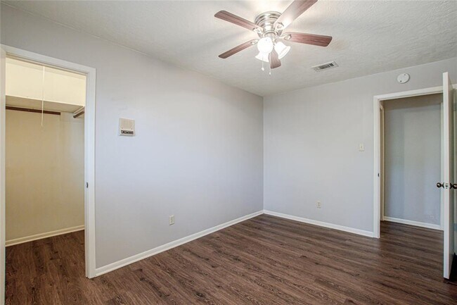 Building Photo - 223 Normal Park Dr