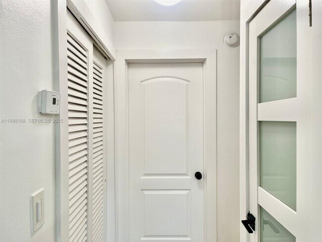 Building Photo - 2255 SE 5th St