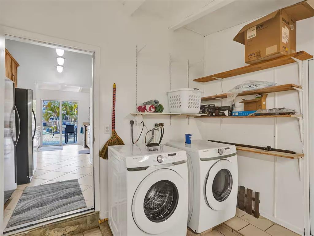 Building Photo - 2525 Gulfstream Ln