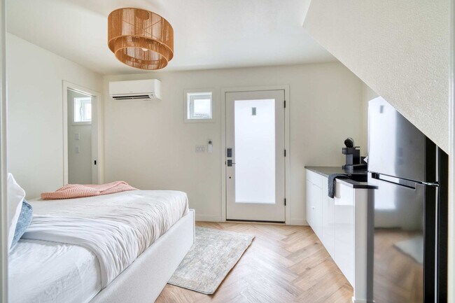 Building Photo - 5018 NE 26th Ave