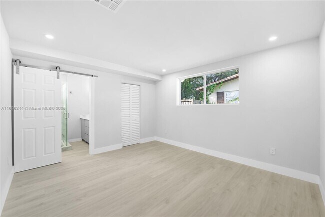 Building Photo - 8560 SW 126th Terrace