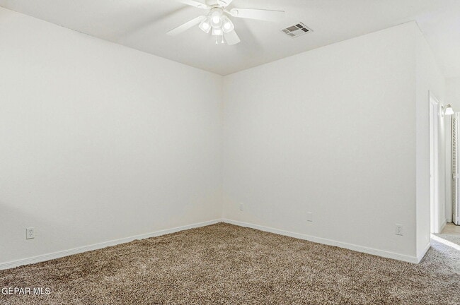 Building Photo - 3150 N Yarbrough Dr