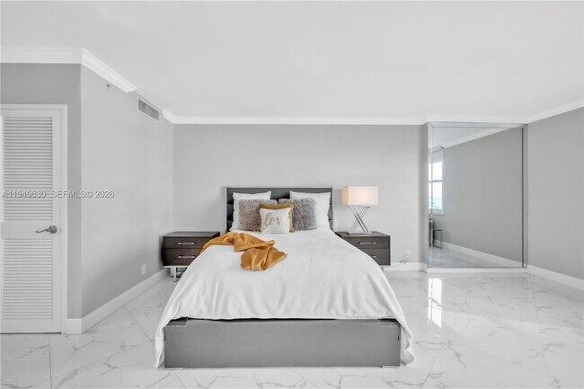 Building Photo - 2501 S Ocean Dr