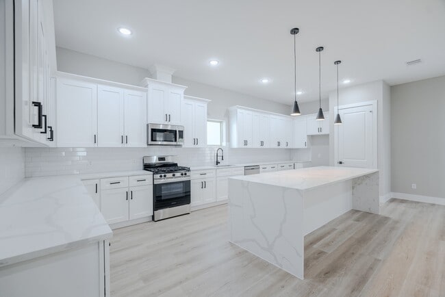 Building Photo - 2618 Piemonte Ave