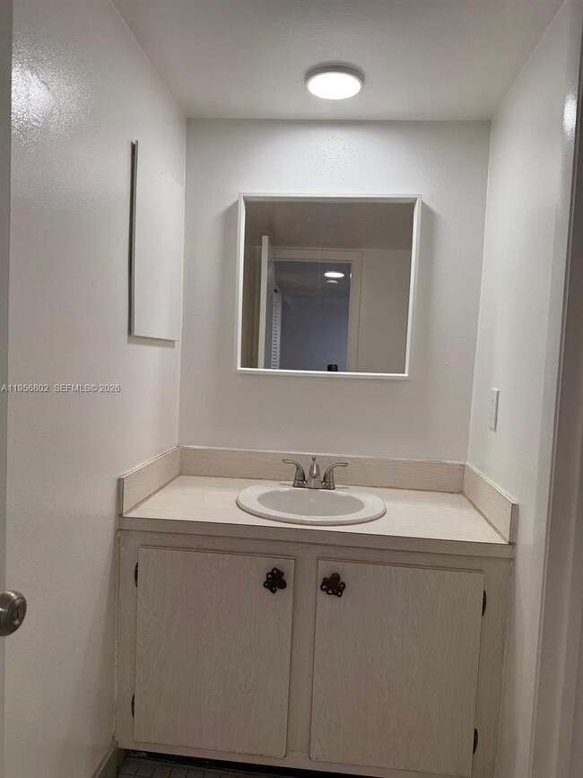 Building Photo - 400 Waterway Dr S