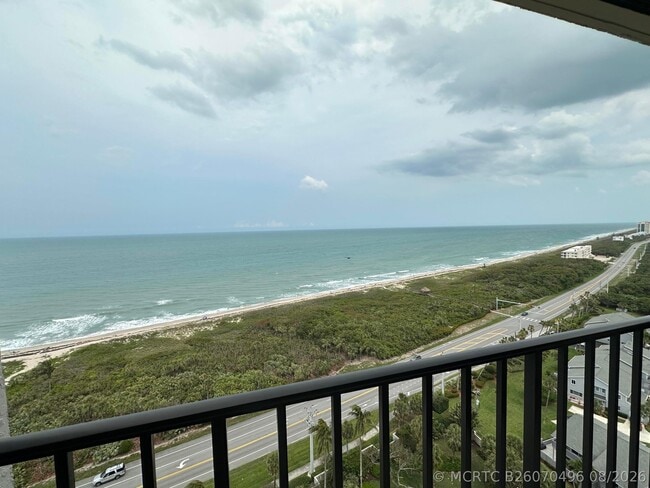 Building Photo - 5047 N Hwy A1A