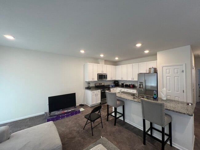 Building Photo - 4181 Chelsea Mnr Cir