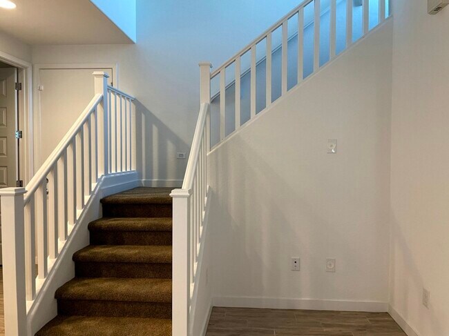 Building Photo - 4100 S Pinelake Way