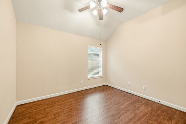 Building Photo - 18315 E Willow Oak Bend Dr