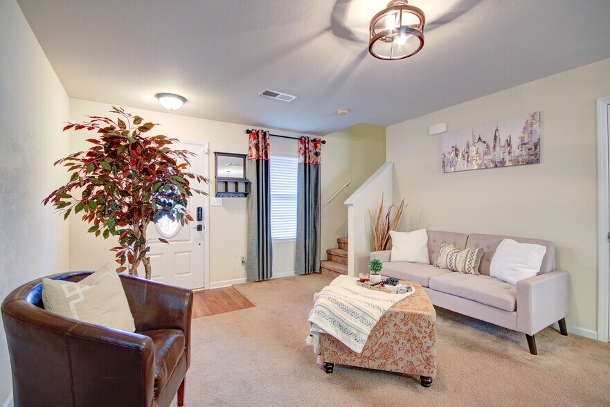 Building Photo - 16695 Wellhouse Dr