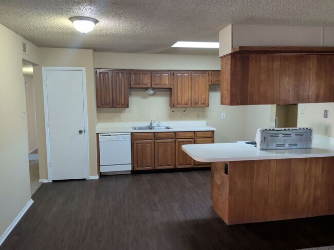 Building Photo - 4702 Green Hollow Dr