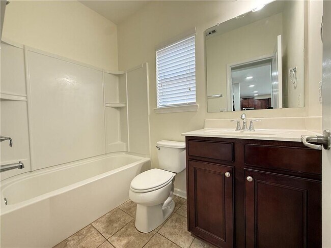 Building Photo - 279 Pendergast Dr SW