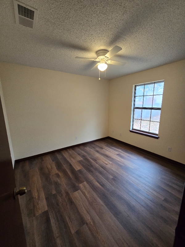 Building Photo - 199 Lakeside Ln