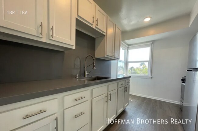 Building Photo - 1629 S Wooster St