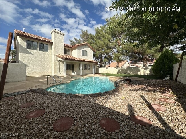 Building Photo - 398 Decareo Ct