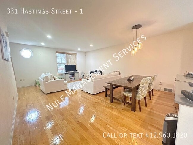 Building Photo - 331 Hastings St