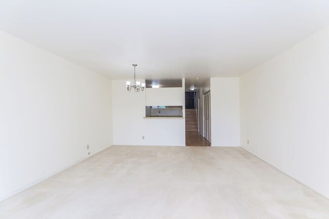 Building Photo - 98-1070-1070 Komo Mai Dr