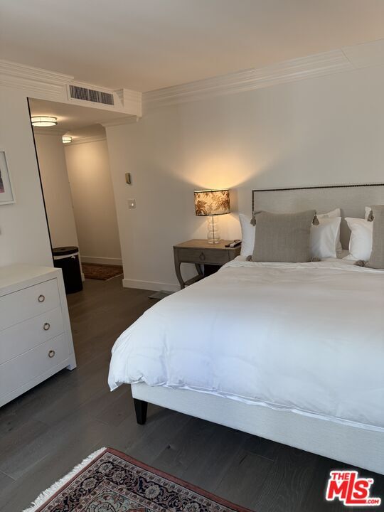 Building Photo - 865 Comstock Ave