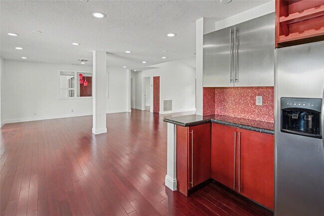 Building Photo - 8619 SW 51st St