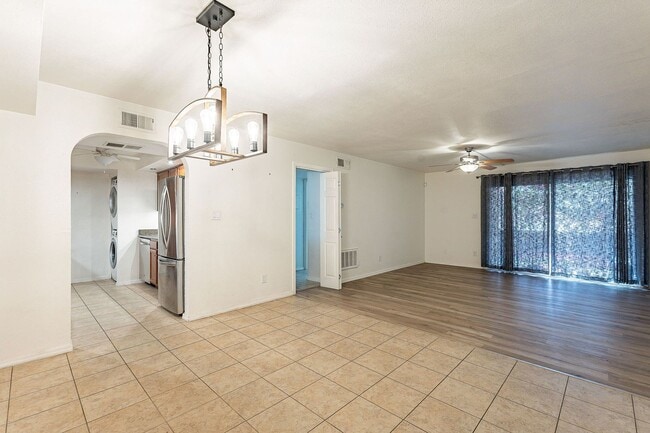 Building Photo - Charming Old Town Scottsdale Condo with Re...