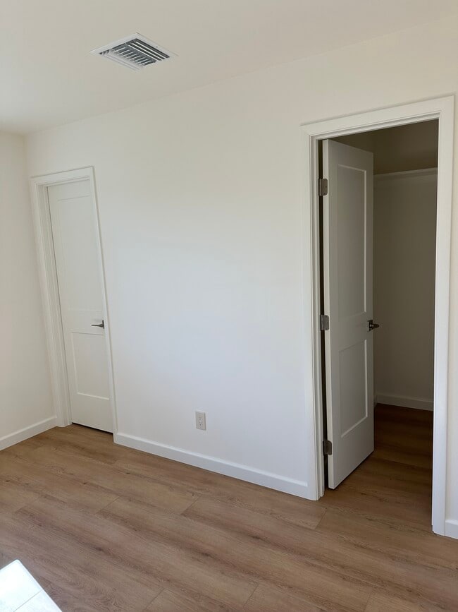 Building Photo - 135 N Florence St