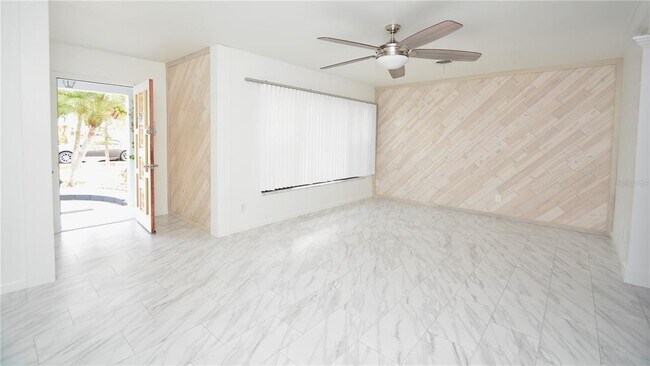 Building Photo - 1313 Mango Ave