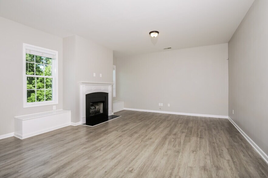 Building Photo - 105 Sloan Dr