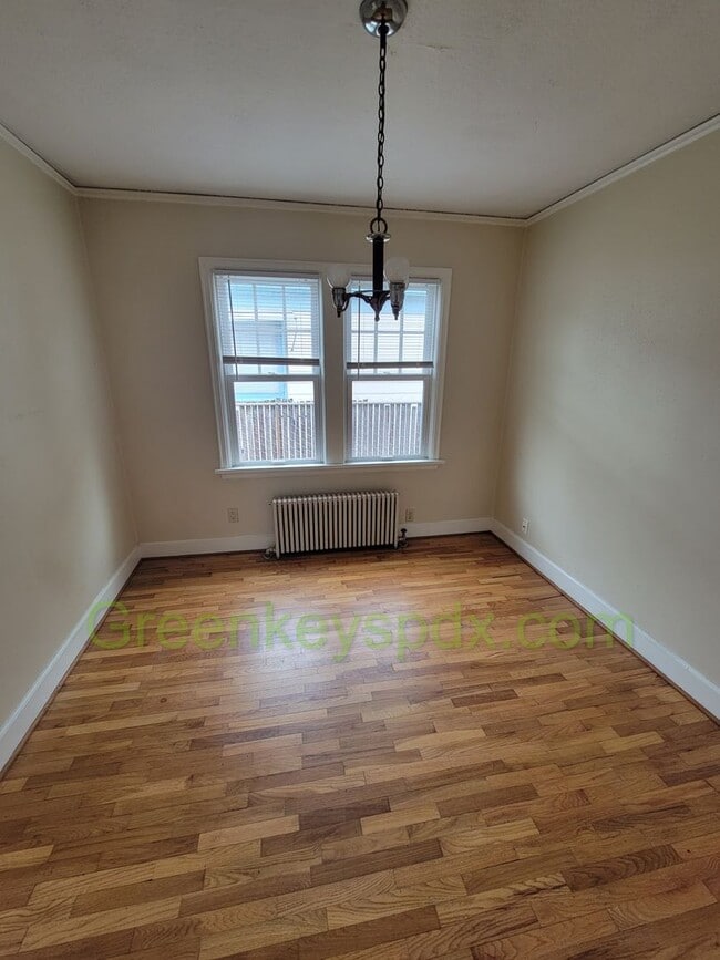 Building Photo - Beautiful 2 Bedroom 1 Bath House with Atta...