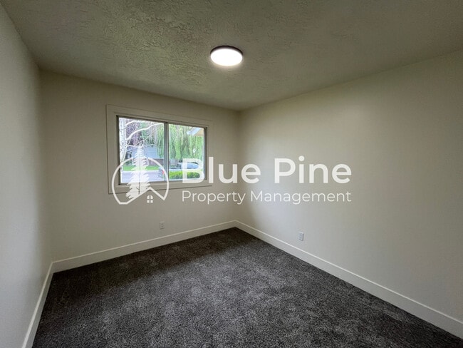 Building Photo - 3095 Disney Dr