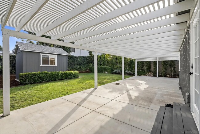 Building Photo - 4325 Long Branch Ave
