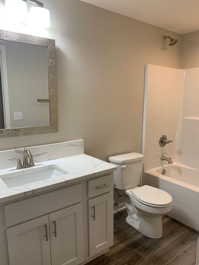 Building Photo - Zero entry ranch townhome with 2 stall garage. Laundry on main level, 2 bedrooms/2.5 bath in SE L...