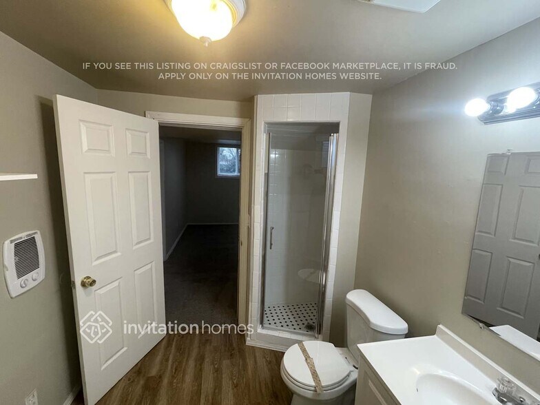 Building Photo - 1801 S 262nd Pl