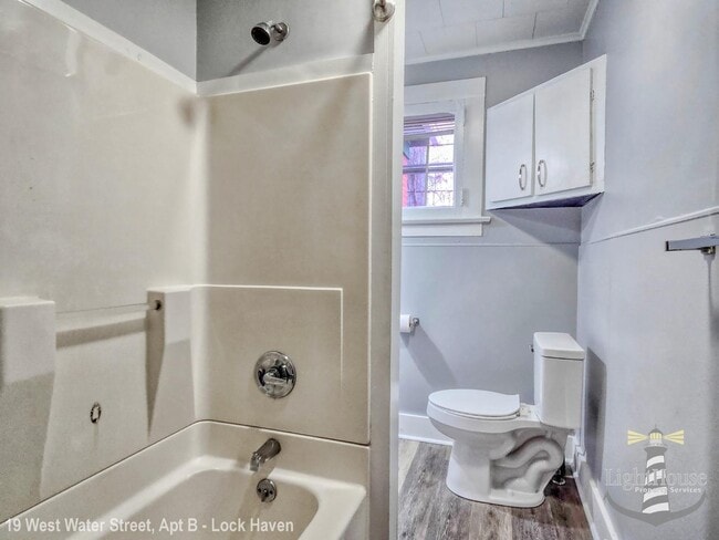 Building Photo - 19 E Water St