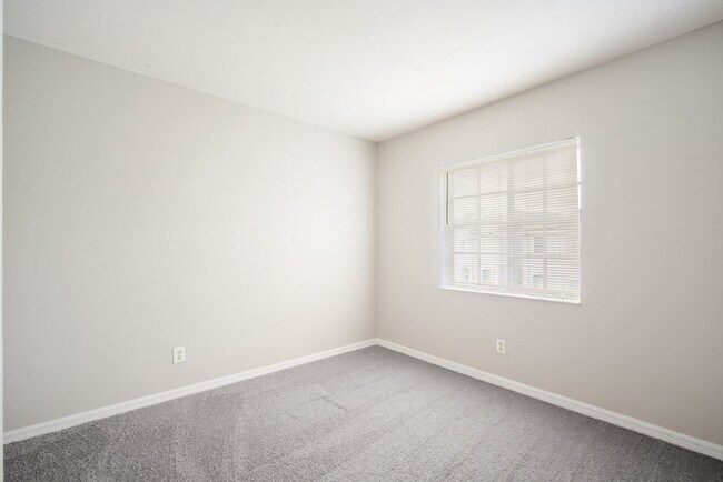 Building Photo - Riverwalk Retreat: Updated 3BR Townhome in...
