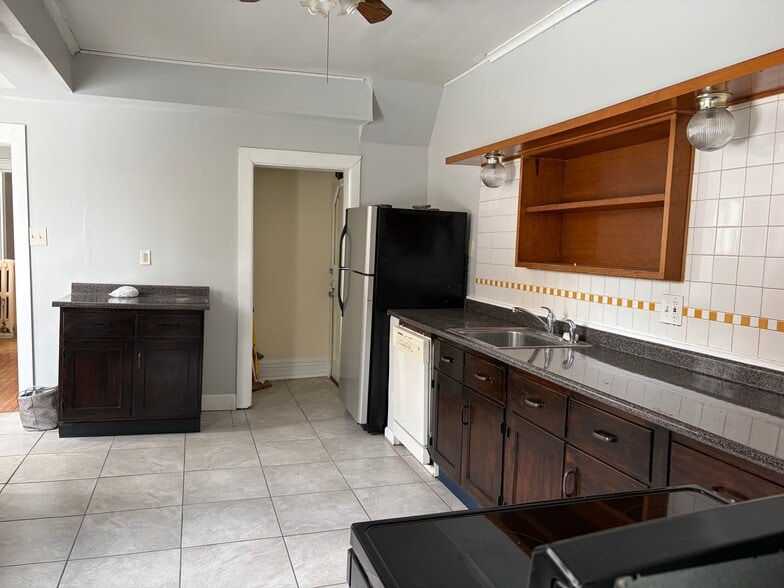 Building Photo - 7 Union St