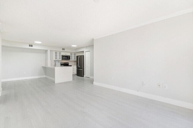 Building Photo - 1801 N Flagler Dr