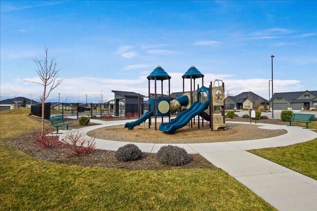 Building Photo - 4 Bedroom, 2 Bath home in Beautiful Meridian with SO MANY upgrades and perks throughout!  You don...