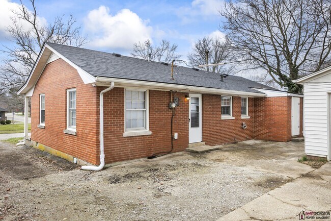 Building Photo - 203 Loch Lomond Dr