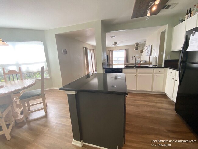 Building Photo - Available July 6: Very Clean, Well Maintai...