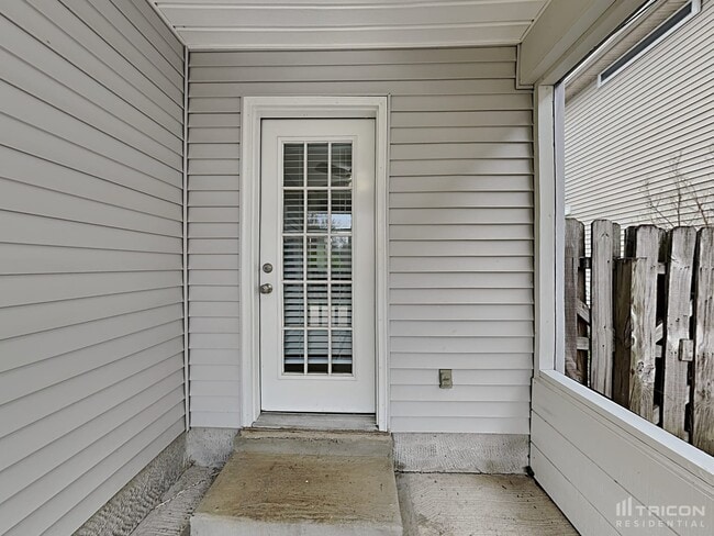 Building Photo - 1211 Wembley Dr