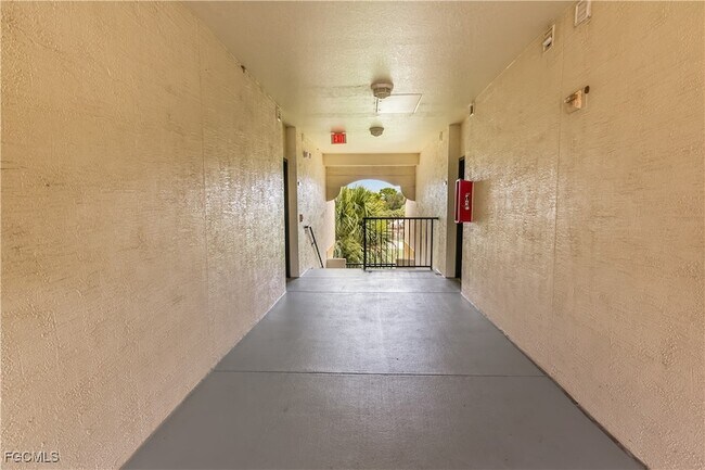 Building Photo - 11490 Villa Grand